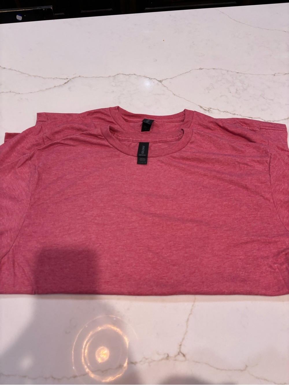 2 Gildan unisex Crew Neck T-Shirt in Heather Red